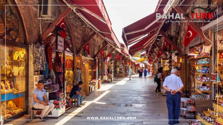 السياحة في البازار الكبير في إسطنبول: دليل شامل للزيارة